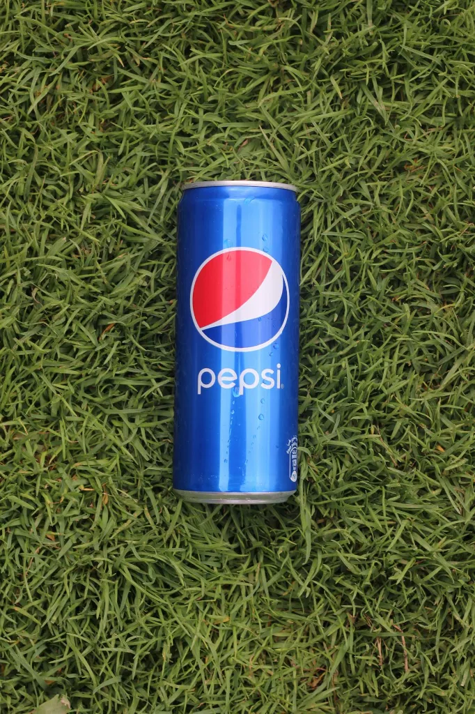 unsplash_a_YeMPjqDes_pepsi can .jpg.webp